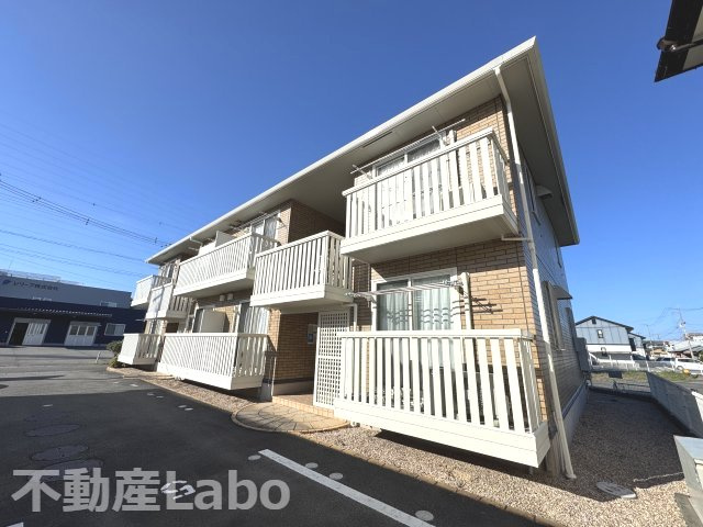 徳島市沖浜町明治開のアパートの外観