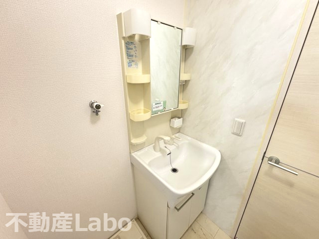 徳島市沖浜町明治開のアパートの洗面所