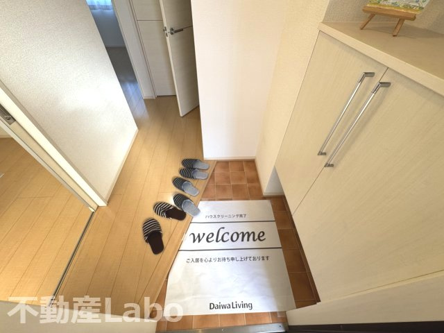 徳島市沖浜町明治開のアパートの玄関