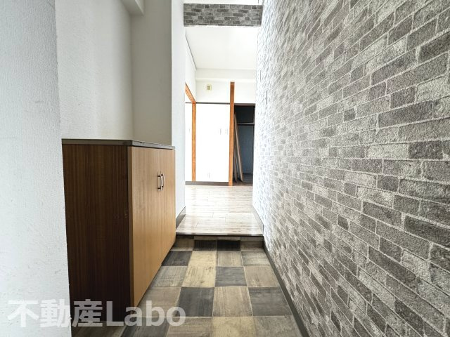 板野郡北島町鯛浜字原の賃貸マンションの玄関