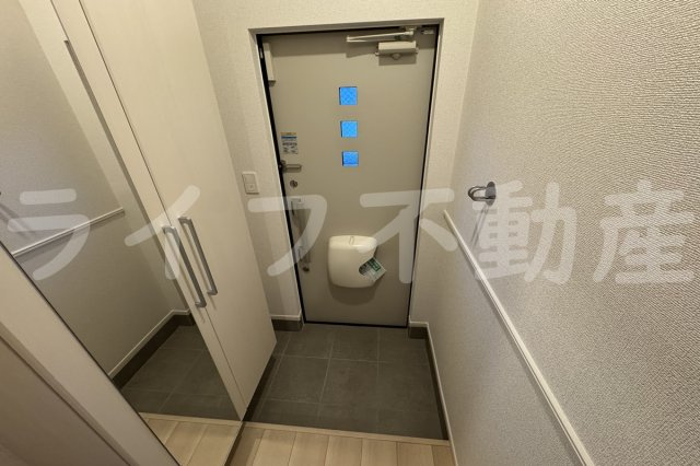 ヴィラ　ハーツデールの玄関|収納もある玄関です