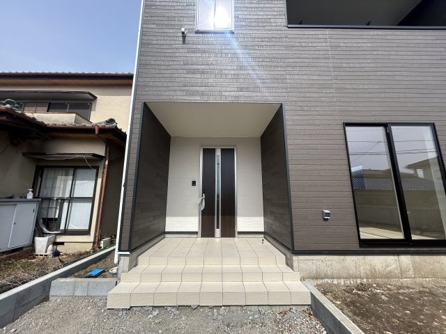 新築　みどり市大間々町大間々第12　クレイドルガーデン　１号棟の玄関|現地写真　TVモニター付きドアホンでセキュリティも安心です！
