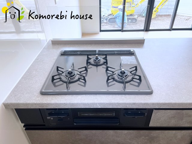 上尾市今泉　7期　新築一戸建て　グレース　01のキッチン|コンパクトなキッチンで掃除もラクラク