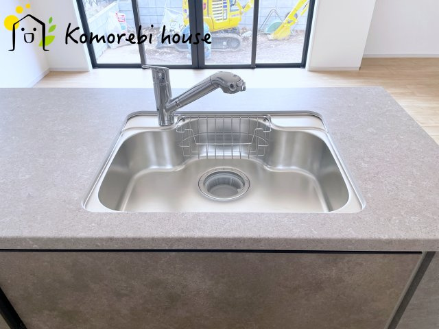 上尾市今泉　7期　新築一戸建て　グレース　01のキッチン|コンパクトなキッチンで掃除もラクラク