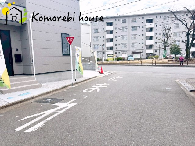 上尾市今泉　7期　新築一戸建て　グレース　01の前面道路含む現地写真|前面道路含む現地写真です