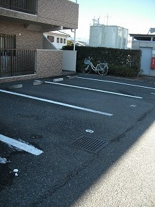 ベルデュールの駐車場