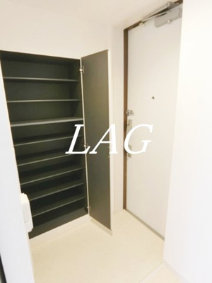 【玄関】 | リブリ・クリークウエスト | 玄関です。