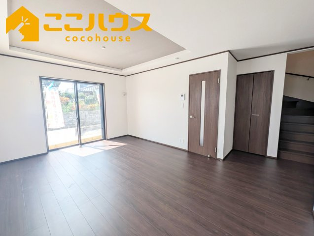 那覇市仲井真　いろどりアイタウン　新築戸建て　全8区画　2号棟の居間・リビング|【施工例】※同施工の別物件写真