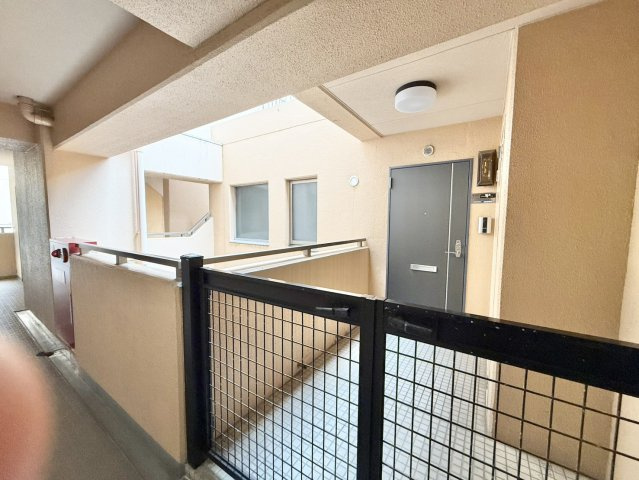 ワコーレ明石マリンプレイスの玄関|収納力のあるシューズボックスで玄関はスッキリ！