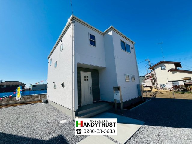 【Livele Garden】　古河市諸川　第１３　全2邸の前面道路含む現地写真|徒歩圏内商業施設充実♪お買い物にも便利な立地です（＾＾）全2棟現場！ぜひ、お気軽にお問い合わせください♪
2025年11月撮影