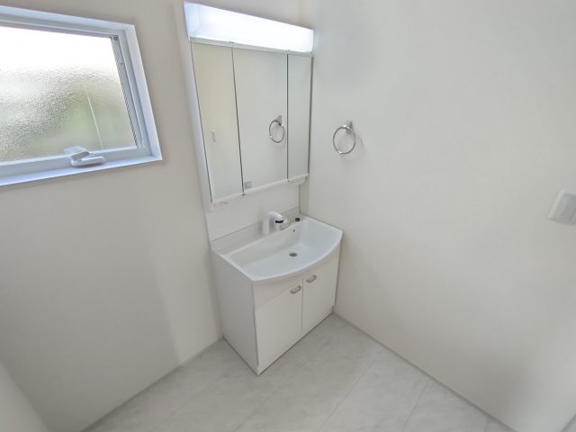 【Livele Garden】　古河市諸川　第１３　全2邸の前面道路含む現地写真|〇前面道路〇
南東側約7.4m
閑静な住宅街♪徒歩圏内商業施設充実！お買い物にも便利な立地です（＾＾）
2025年11月撮影