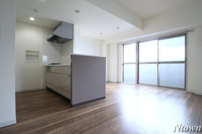 【その他】 | グランドガーデン | こちらのリビングで趣味の時間をお楽しみください