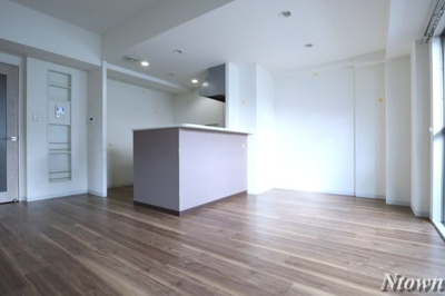 【居間・リビング】 | グランドガーデン | 居間です