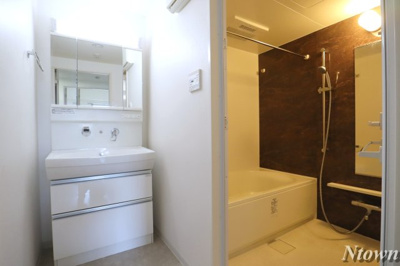 【独立洗面台】 | グランドガーデン | 独立洗面化粧台が付いています