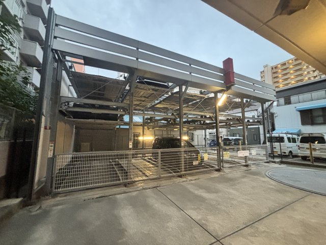アドバンス三宮Ⅲリンクスの駐車場
