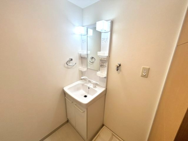 アドバンス三宮Ⅲリンクスの独立洗面台