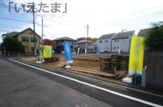 【外観】 | 【仲介手数料無料！！】日野市万願寺６丁目　新築戸建て（全4棟）1号棟　6899万円 | 令和７年11月29日撮影　建築中