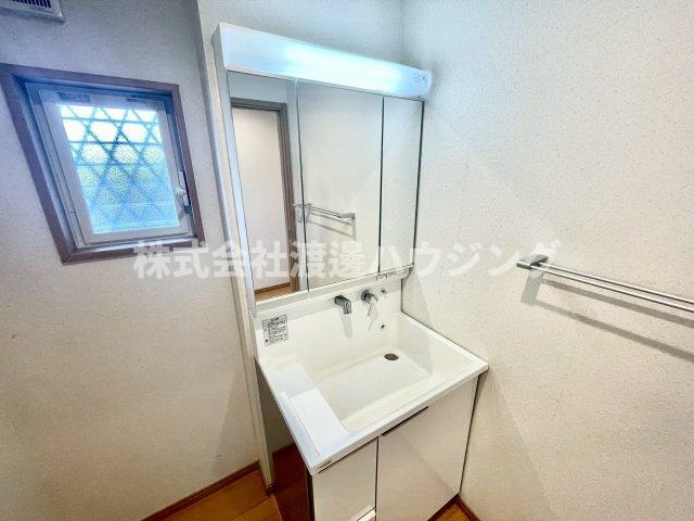 老松町貸家の洗面所