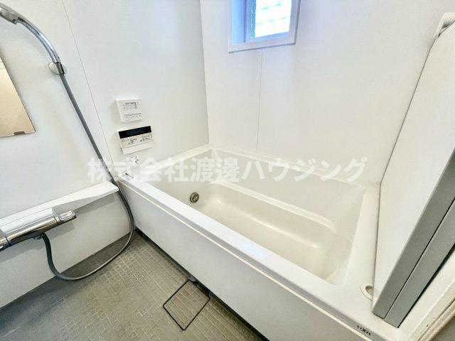 老松町貸家の浴室