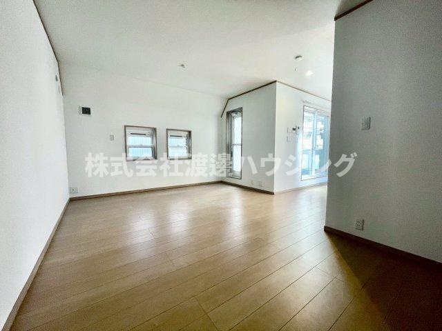 老松町貸家の居間・リビング