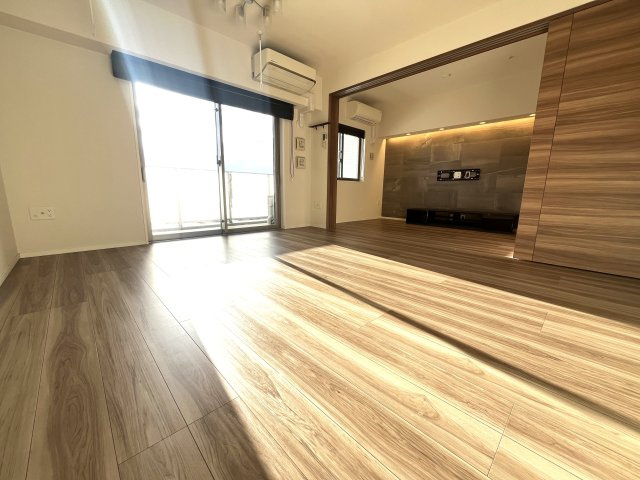 プレミスト千早中央公園の居間・リビング