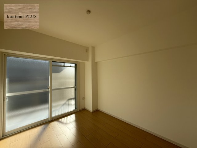 クローバーハイツ森小路3号棟の洋室