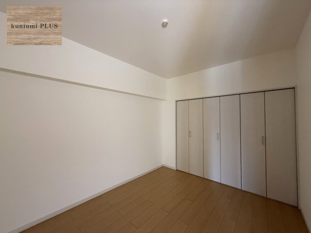 クローバーハイツ森小路3号棟の洋室