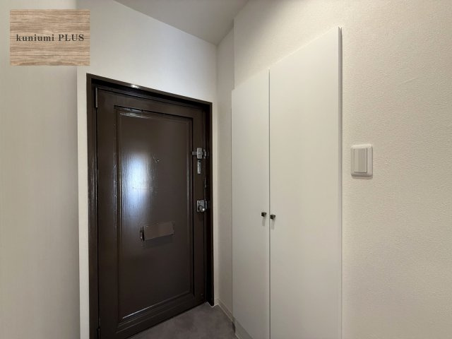 クローバーハイツ森小路3号棟の玄関