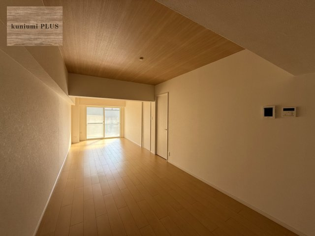 クローバーハイツ森小路3号棟の居間・リビング