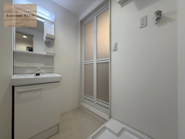 クローバーハイツ森小路3号棟の洗面所