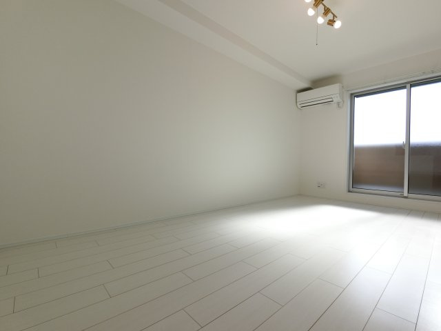 Lyk都町C棟の居間・リビング|※反転タイプ