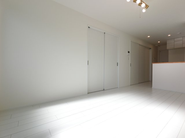 Lyk都町C棟の居間・リビング|※反転タイプ