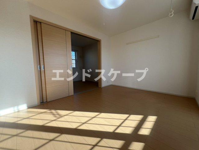 フラン　カーサⅢの居間・リビング|高崎、前橋のお部屋探しはエンドスケープまで！お客様の理想お聞かせ下さい♪