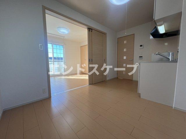 フラン　カーサⅢの居間・リビング|高崎、前橋のお部屋探しはエンドスケープまで！お客様の理想お聞かせ下さい♪