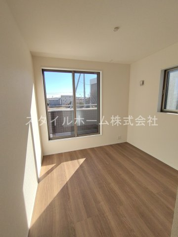 豊橋市牟呂町新築貸家の居間・リビング