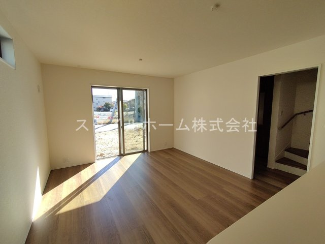 豊橋市牟呂町新築貸家の居間・リビング