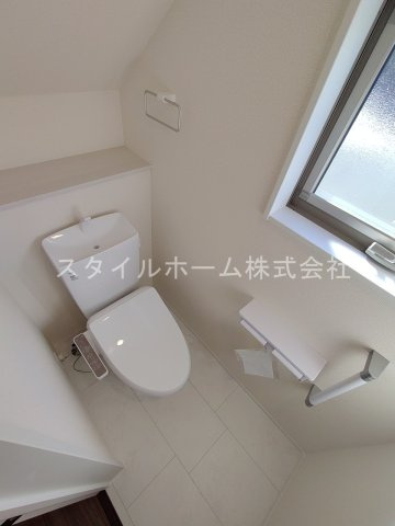 豊橋市牟呂町新築貸家のトイレ