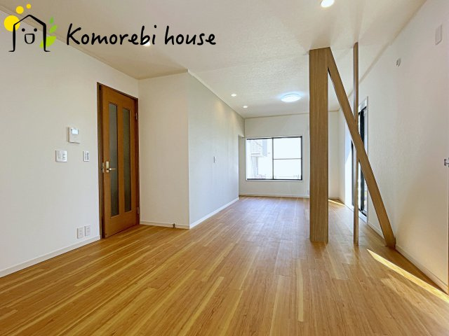 さいたま市西区内野本郷　中古一戸建ての居間・リビング|26.4.11撮影済み
