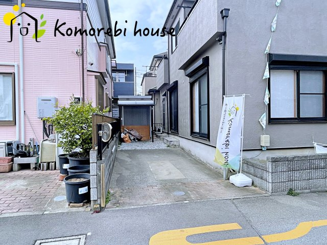 さいたま市西区内野本郷　中古一戸建ての駐車場|駐車場に車を止められます