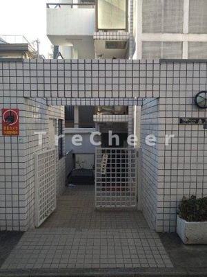 【エントランス】 | トップルーム新宿