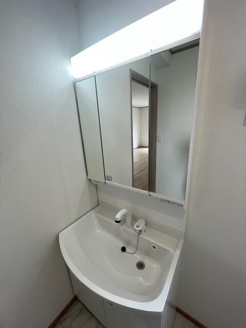 名古屋市緑区大清水東の新築一戸建の独立洗面台