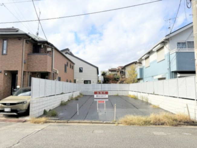 【外観】 | 【仲介手数料８１０万円が無料！！】■学芸大学駅８分■南東８ｍ道路面 | 【お得な諸費用サービスキャンペーン中！！】
詳細は「物件概要」の「諸費用」欄をご確認下さい！
■学芸大学駅８分
■南東側８ｍ道路面
■お好きなハウスメーカーで建築可能
■無料で間取図作成可能