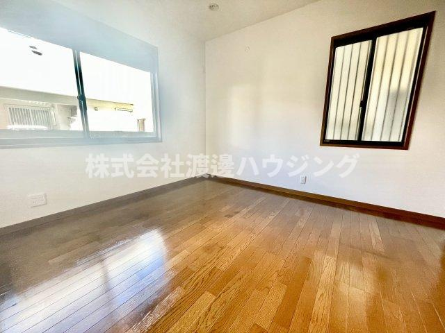 小松南町3丁目貸家の寝室