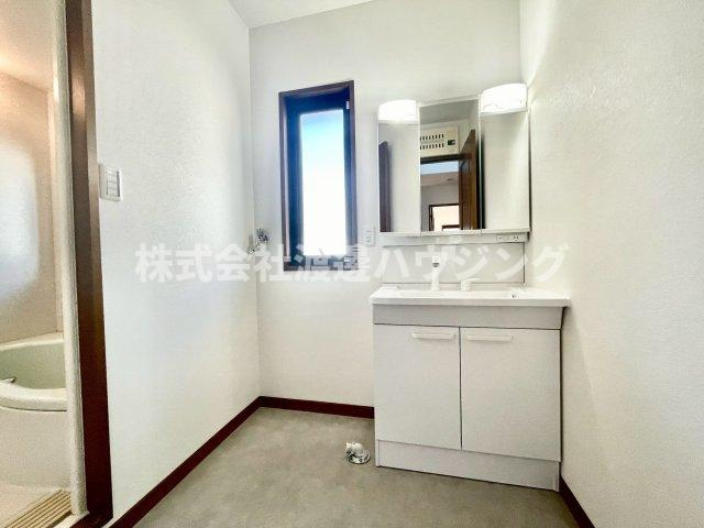 小松南町3丁目貸家の洗面所