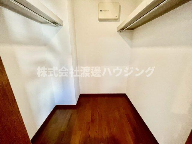 小松南町3丁目貸家の収納