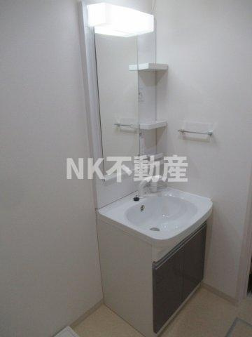 【洗面所】 | フェリーチェ小阪（河内小阪賃貸） | ゆったりとスペースのある洗面所