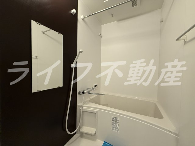 エストゥルースプラスサウス大阪の浴室|コンパクトで使いやすいお風呂です