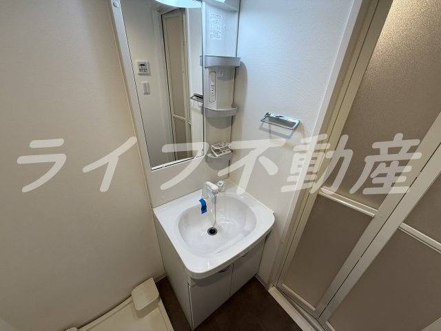 エストゥルースプラスサウス大阪の独立洗面台|独立洗面台、朝の身支度には欠かせません