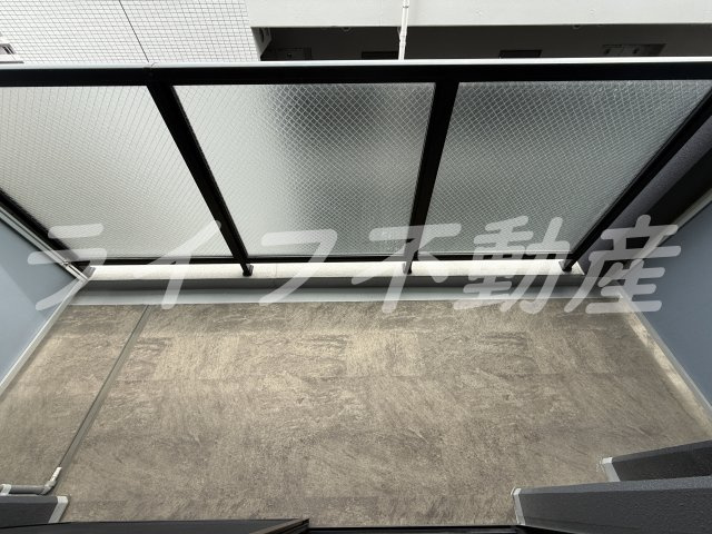 エストゥルースプラスサウス大阪のバルコニー|バルコニーからの眺めを楽しみながら食事をしませんか