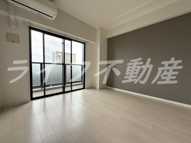 エストゥルースプラスサウス大阪の居間・リビング|使いやすいリビングです